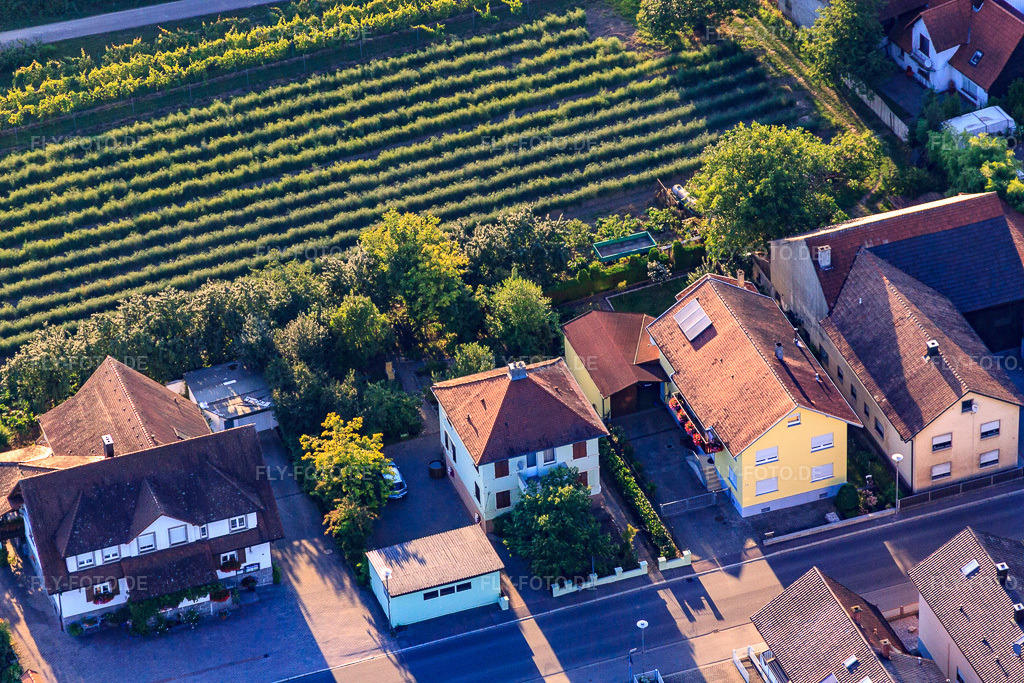 Luftbild: Landstraße mit Gaukels Restaurant im Ortsteil Urloffen in Appenweier im Bundesland Baden-Württemberg in Deutschland. Foto: IMG_59289.jpg vom 15.08.2013 durch Werner Riehm/FLY-FOTO.deAuflösung des Originals: 4752 x 3168 px
