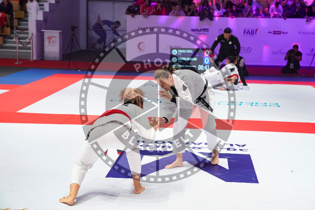 20231109PBB3454 | Fighters compete during the AJP World Professional Championship in the Mubadala Arena in Abu Dhabi, Arab United Emirates, on November 9, 2023.