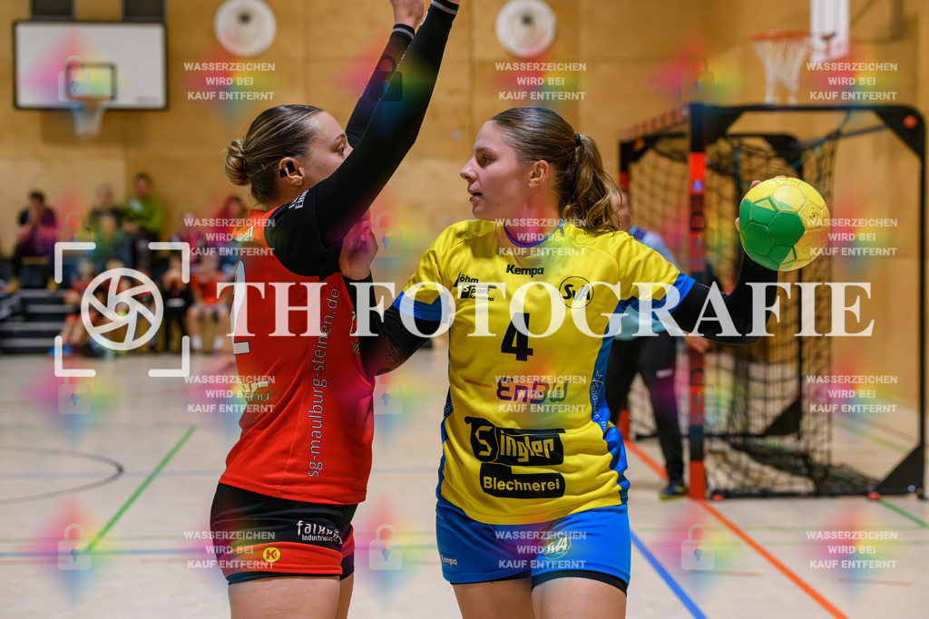 GER, SG Maulburg/Steinen - SV Allensbach 2, Handball, Suedbadenliga, 2. Spieltag, Saison 2023/2024, 14.10.2023 | Katharina Ermrich (SV Allensbach 2, #04) will den Ball vorbei werfen.

GER, SG Maulburg/Steinen - SV Allensbach 2, Handball, Suedbadenliga, 2. Spieltag, Saison 2023/2024, 14.10.2023

Foto: TH Fotografie/Thomas Hess