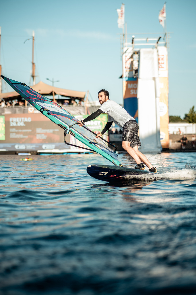 Kieler WOCHE Tow In Windsurf - @danielpankoke dpmedia (82 von 158) | dp-photography - Realisiert mit Pictrs.com
