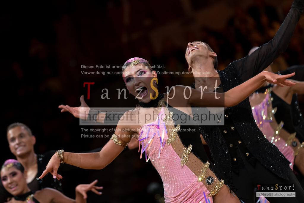 20241109_DM-Formationen_Vorrunde_0800 | Tanzsportbilder, Standardtanz, Lateintanz, WDSF, DTV, LTVB, dancecomp, goc, hessen tanzt, blaues band der spree, walzer, tango, wiener walzer, slowfox, quickstepp, samba, rumba, cha-cha-cha, paso doble. jive, hd-kroft photography, turniertanzsport