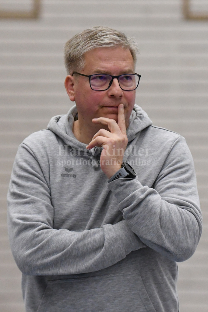 HC Deggendorf : HSG Straubing | Kai-Uwe Herrlich (Trainer HC Deggendorf) - Realisiert mit Pictrs.com