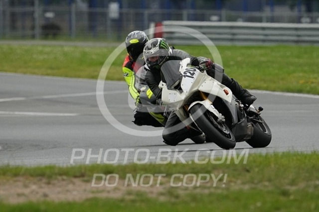 2024_06_21_PBK_19445 | Sportfotografie; SlowMotion; Video; Rennstrecke; Hafeneger; Speer; Racing; RSE; BMW; CBO; Trackday; Motorsportarena; Hockenheimring; Brno; Most; Barcelona; Valencia