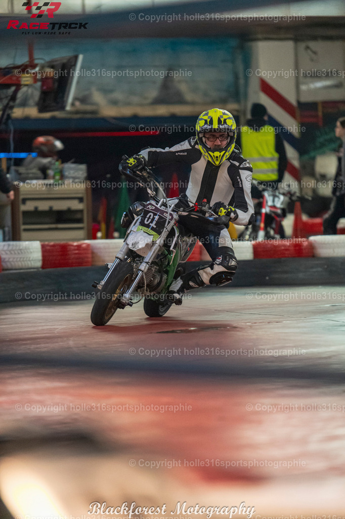 12_01racetrck.0919-4 | Sportfotografie , Motorsport, Motoross, Reitsport, Mointainbike, Enduro,
Landschaft , Outdoor, Eventfotografie, Landschaft, Bilder online bestellen - Realisiert mit Pictrs.com