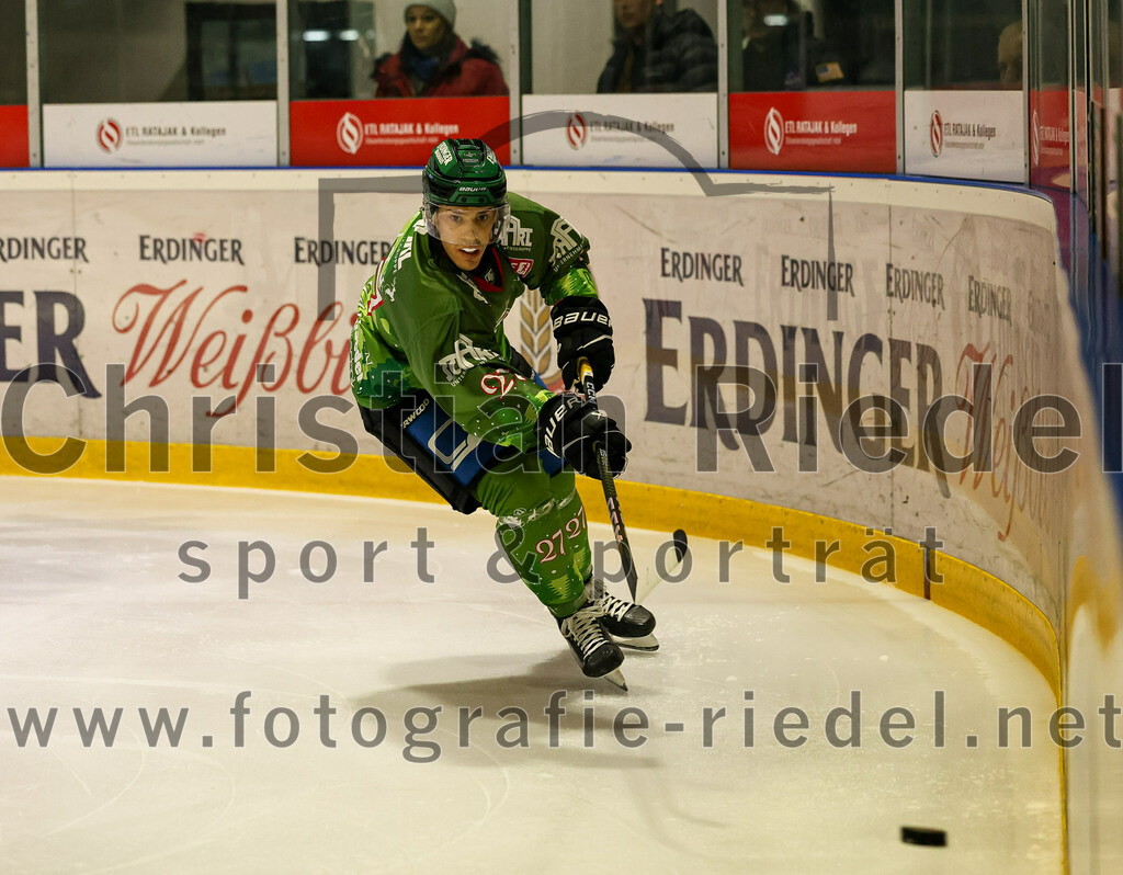 2023-12-26_044_TSV_Erding_gegen_ERV_Schweinfurt | Erding, Deutschland, 26.12.2023:
Eishockey, Bayernliga Vorrunde 2023 / 2024, 20. Spieltag, TSV Erding gegen ERV Schweinfurt, Endergebnis: 9:3

Mark Waldhausen (Erding Gladiators, #27)

Foto: Christian Riedel / fotografie-riedel.net