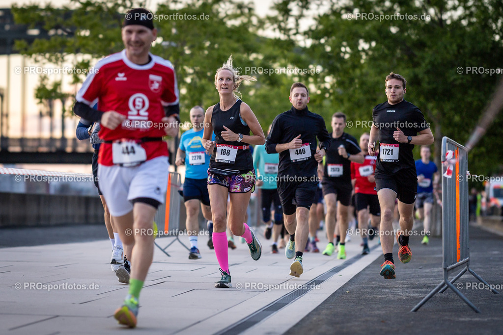 22. ASV Nachtlauf; Koeln, 28.05.25 | Impressionen vom 22. ASV Nachtlauf am 28.05.25 am Tanzbrunnen in Koeln. Foto: BEAUTIFUL SPORTS/Leah Kohring