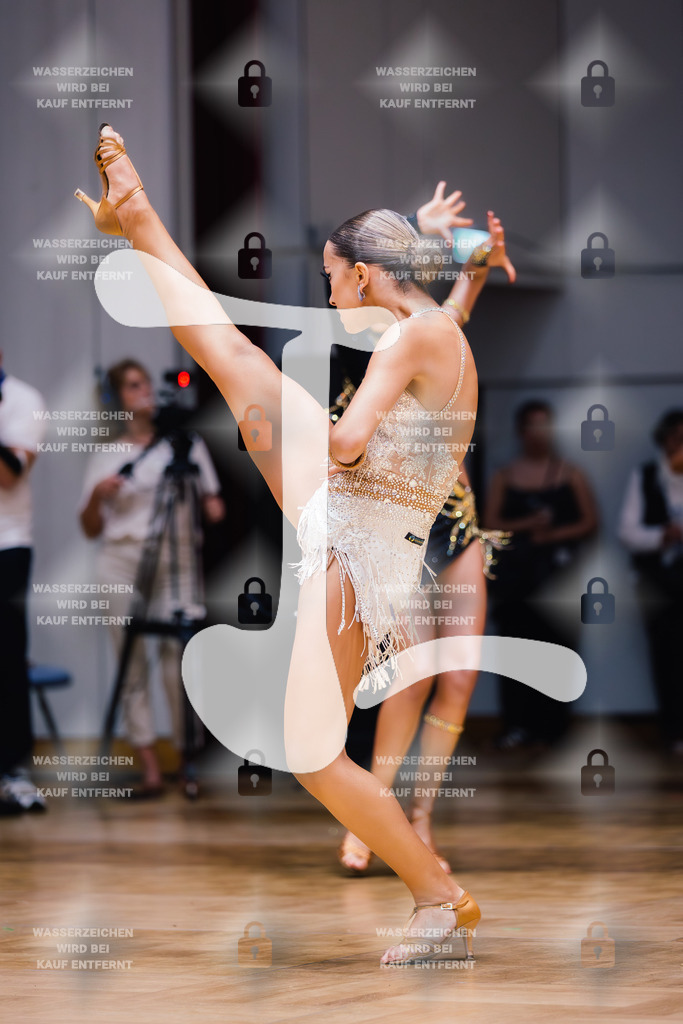 GOC 2025 - WDSF Solo Junior II Latin Female - 2025-08-21-8227 | Webshop for digital downloads and prints of dance sport, event & show photographer Julian Link - Realisiert mit Pictrs.com