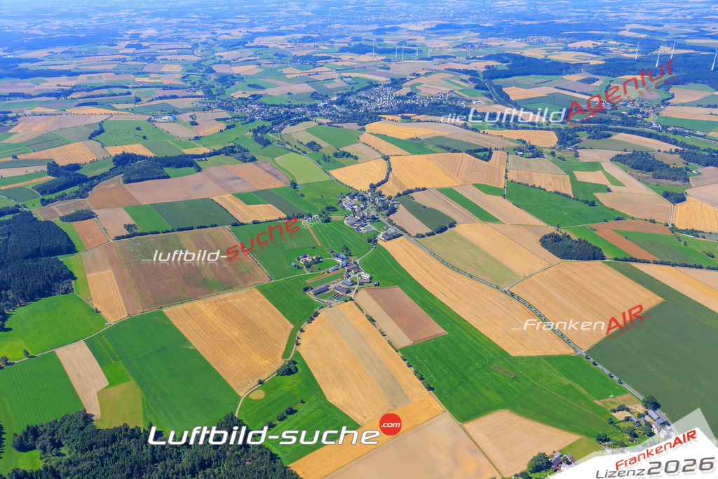 Die Luftaufnahme Schwesendorf - Regnitzlosau wurde vom UL-Flugzeug (keine Drohne) aus fotografiert.Hohe Druck- Auflösung-die Geschenkidee!