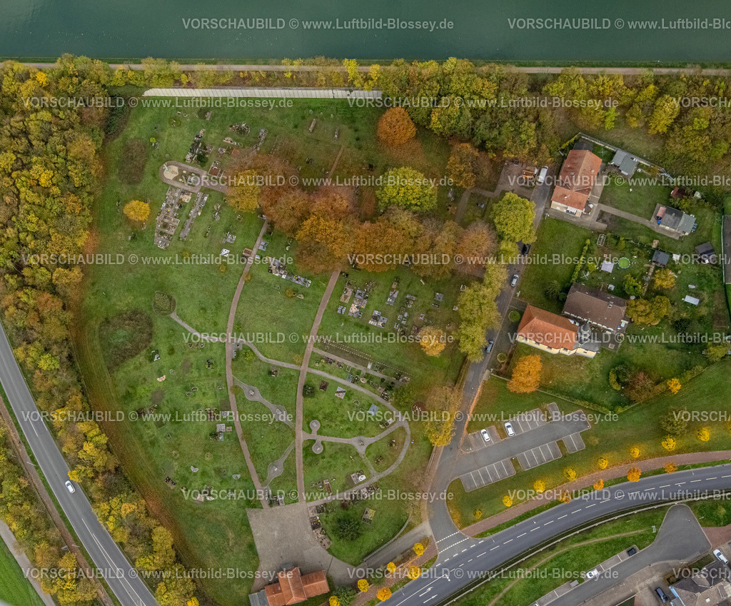 Hamm221012202 | Luftbild, Kath. Friedhof Nordherringen, St. Peter und Paul Kapelle, Herbstfarben, Herringen, Hamm, Ruhrgebiet, Nordrhein-Westfalen, Deutschland