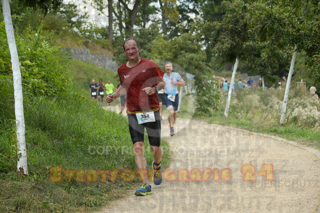 250824_1349_EX1_3806 | Sportfotografie im Rhein-Sieg Kreis, Köln, Bonn, NRW, Rheinland Pfalz, Hessen, etc. Unser Tätigkeitsfeld umfasst den Laufsport vom Volkslauf über den Marathon, Duathlon, Triathon bis zum Ultralauf wie Kölnpfad Ultra oder Schindertrail.