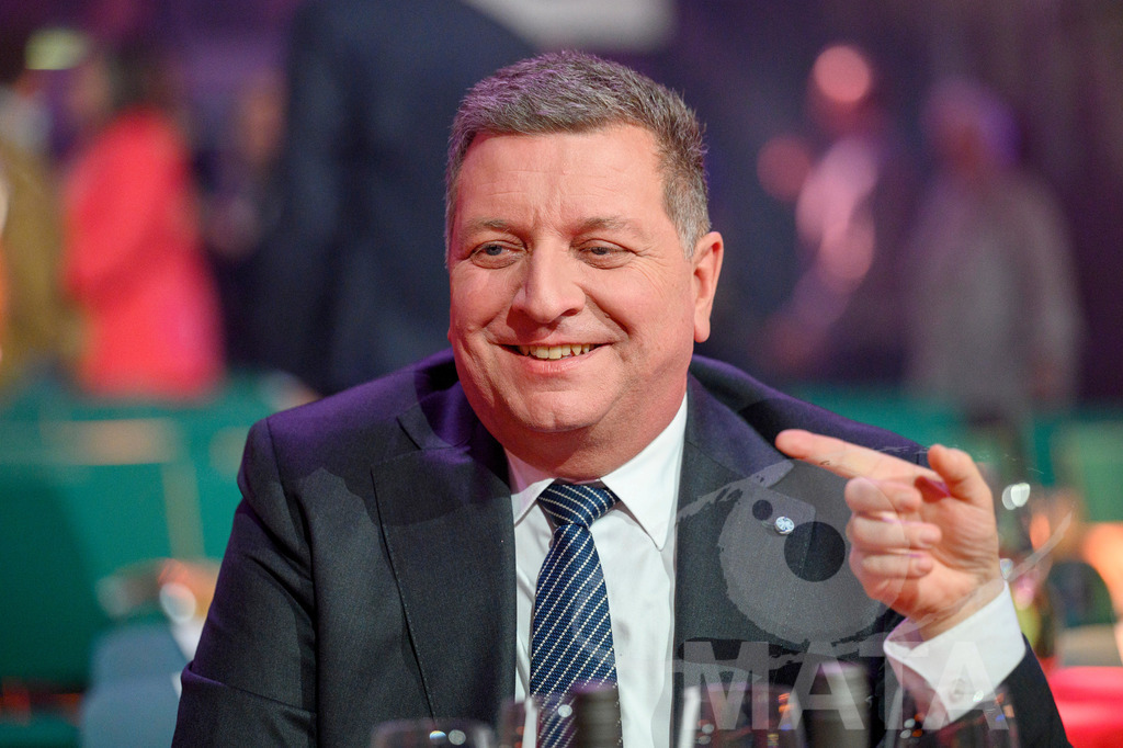 _DWI5969 | Christian Bernreiterbei '30 Jahre Sternstunden-Gala 2023' in der Frankenhalle. Nürnberg, 15.12.2023 - Realisiert mit Pictrs.com