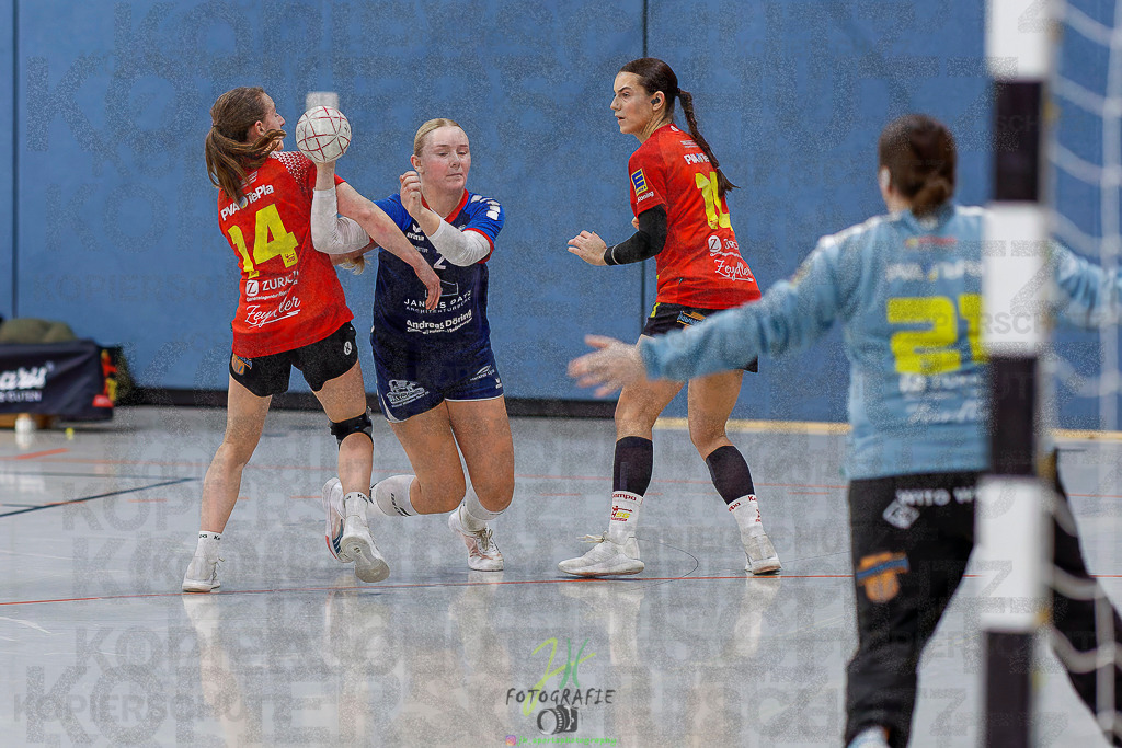 Frauen Regionalliga (HHV); HSG Wettenberg - TV Hüttenberg | Frauen Regionalliga (HHV); HSG Wettenberg - TV Hüttenberg am 06.12.2025 in Launsbach (Wettenberg) (Halle GS Launsbach (Wettenberg))Photo © 2025 - Jörg Heinrich - Realisiert mit Pictrs.com