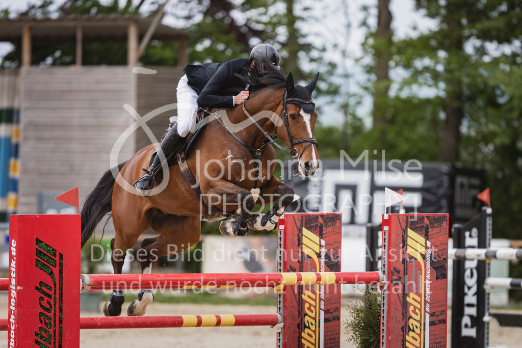 250504_SpengeW_M2-Spr-418 | Deine schönsten Turniermomente als professionelle Fotos! Entdecke hochwertige Pferdesport-Fotografie im Online-Shop. Jetzt Fotos finden & bestellen!