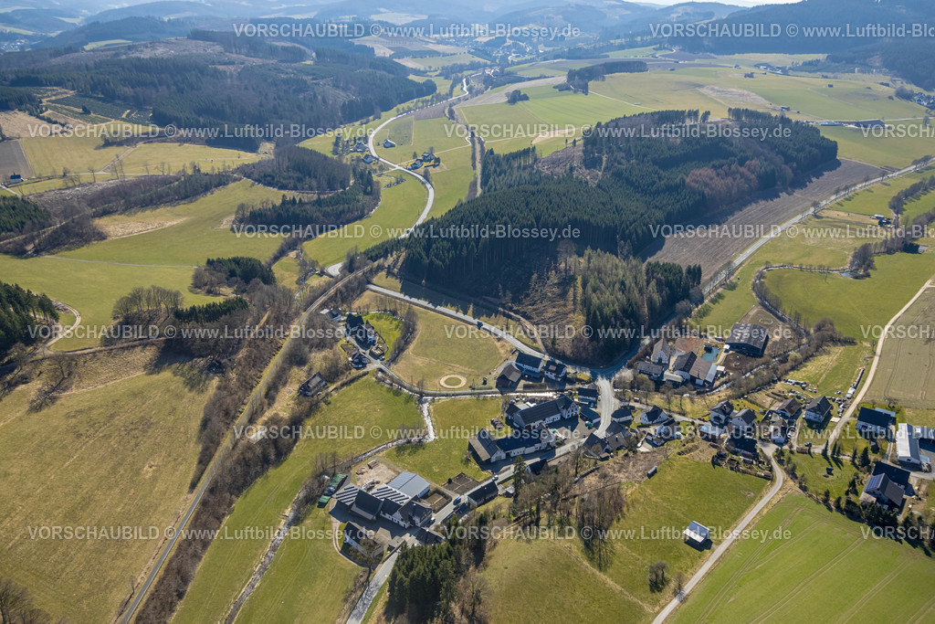 Eslohe220303974 | Luftbild, Ortsansicht Sieperting,enge Ortsdurchfahrt,  Eslohe, Sauerland, Nordrhein-Westfalen, Deutschland