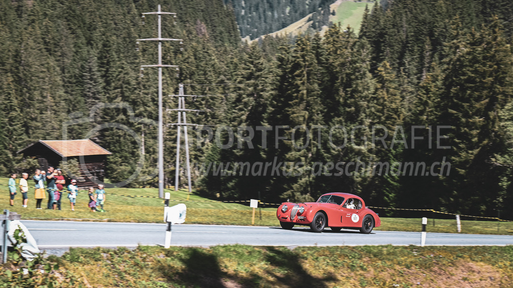 19. Arosa ClassicCar 2023 - 2. September 2023 | 19. Arosa ClassicCar 2023
Arosa, Schweiz
Engler Rolf aus Rapperswil mit der Startnummer 527 in einem Jaguar XK 120 SE, Jahrgang 1953, in der Klasse Competition.
@arosaclassiccar, @arosa.official, #arosaclassiccar, #arosa, #76curves, #classiccar
Bild: Sportfotografie Markus Aeschimann | www.markus-aeschimann.ch - Realisiert mit Pictrs.com