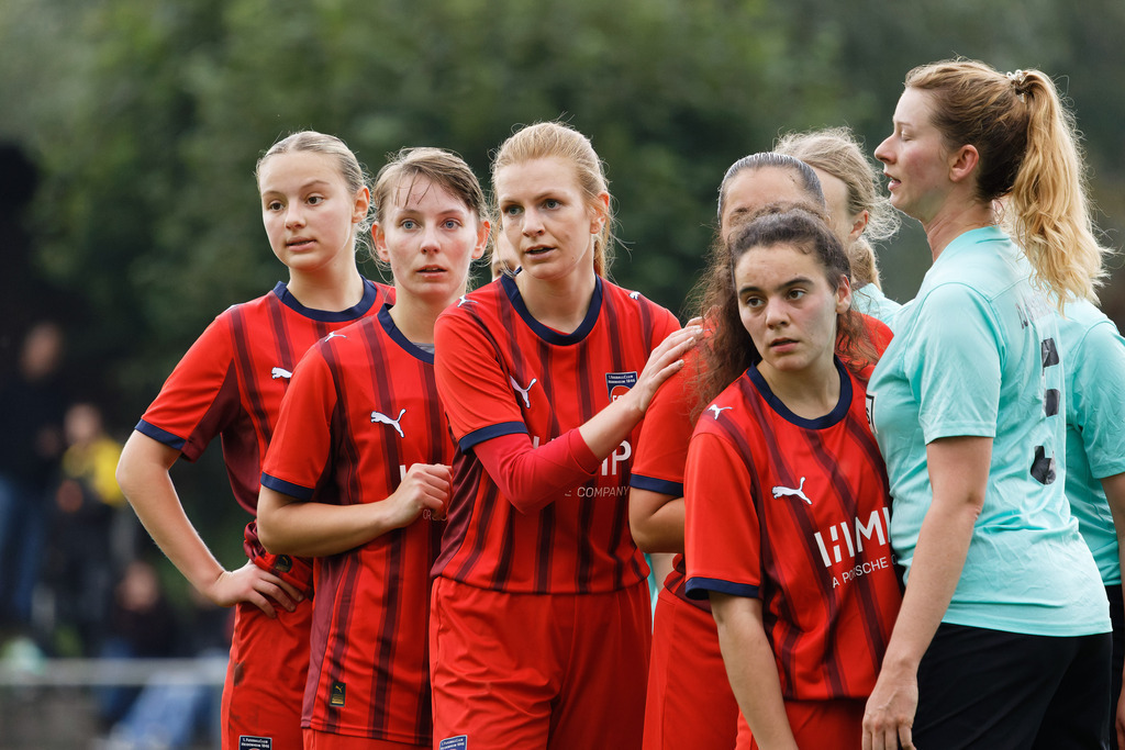 SVWFCH_250927_7035 | Fotopresso – Sportfotografie in Heidenheim & Umgebung. Professionelle Sportfotografie für unvergessliche Momente. Dynamische Action-Shots, emotionale Szenen & hochwertige Bilder. - Realisiert mit Pictrs.com