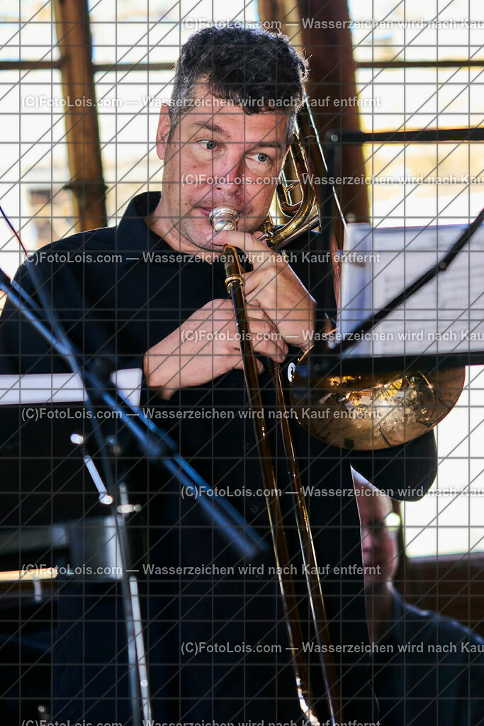 ALP1598_TdoA-NOe_SteinSkulpturen_Teufel Roland | (C)FotoLois.com, Alois Spandl, NÖ-Tage der offenen Ateliers, STEINSKULPTUREN von Maria HEINRICH, präsentiert im rothschild'schen Glassalon - am Sonntag mit musikalischer Untermalung von LIUNZE BRASS - sozusagen 'Das klingende offene Atelier der Steinskulpturen' in Langau/Maierhöfen, So 16. Oktober 2022.