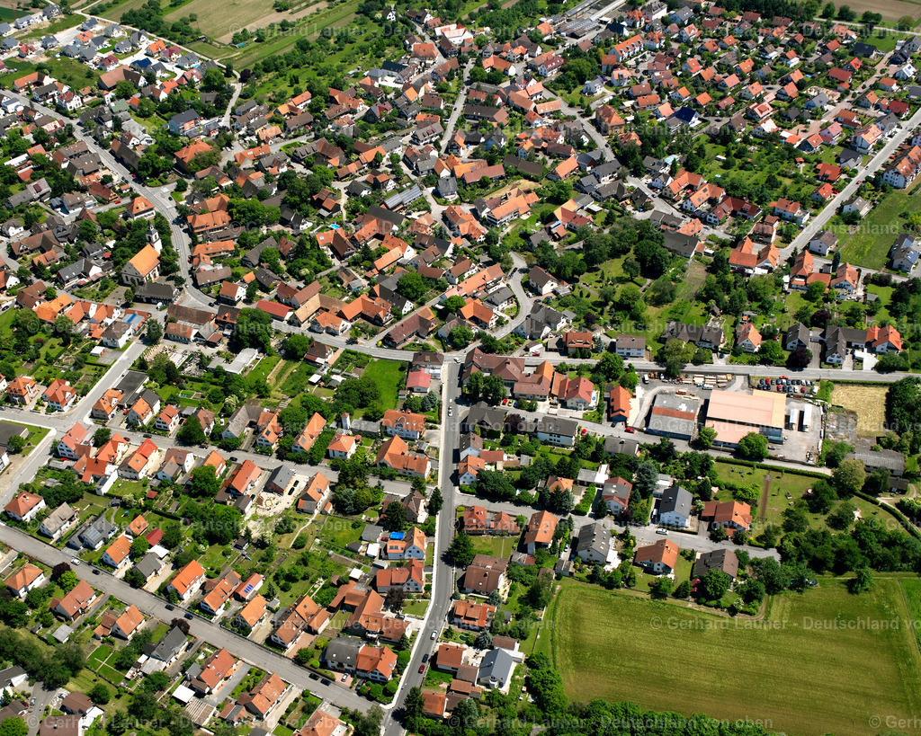 2626215 | AUENHEIM 09.06.2006 Wohngebiet einer Einfamilienhaus- Siedlung  in Auenheim im Bundesland Baden-Württemberg, Deutschland // Single-family residential area of settlement  in Auenheim in the state Baden-Wuerttemberg, Germany Foto: Gerhard Launer