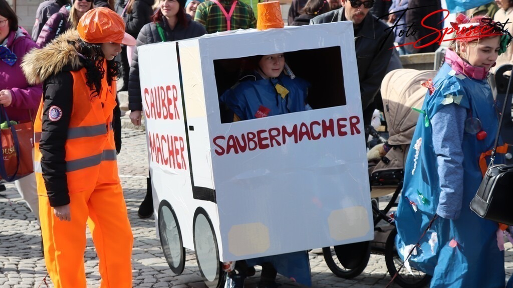 fasching-mariazell2025 (50) | Mit meiner Kamera halte ich besondere Augenblicke, faszinierende Landschaften und interessante Details fest. Dabei entstehen ganz unterschiedliche Aufnahmen – von stimmungsvollen Landschaftsfotografien und beeindruckenden Drohnenaufnahmen über Pressefotos - Realisiert mit Pictrs.com