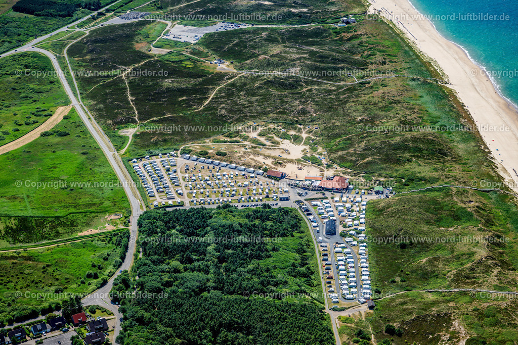 Sylt_Westerland_Campingplatz_ELS_5023210625 | SYLT 21.06.2025 Wohnwagen und Zelte- Campingplatz - und Zeltplatz in Westerland auf Sylt im Bundesland Schleswig-Holstein, Deutschland. Weiterführende Informationen bei: Campingplatz Westerland. // Camping with caravans and tents in Westerland at Sylt in the state Schleswig-Holstein, Germany. Further information at: Campingplatz Westerland. Foto: Martin Elsen