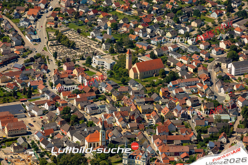 Das Luftbild zeigt : Kirchen Schwarzenfeld - Die Luftaufnahme wurde 2023 vom UL-Flugzeug aus erstellt ( keine Drohne ) - Hochauflösende Luftaufnahme - Für grossformatige Ausdrucke geeignet. Die Geschenkidee !Mit Lizenz und Bildrechte bestellbar