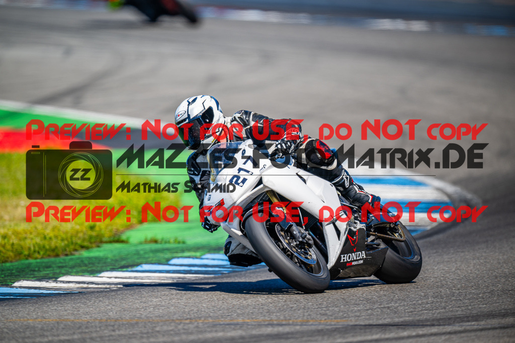 MaZZes_FotoMatrix_240520_6007705_7971 | ROT