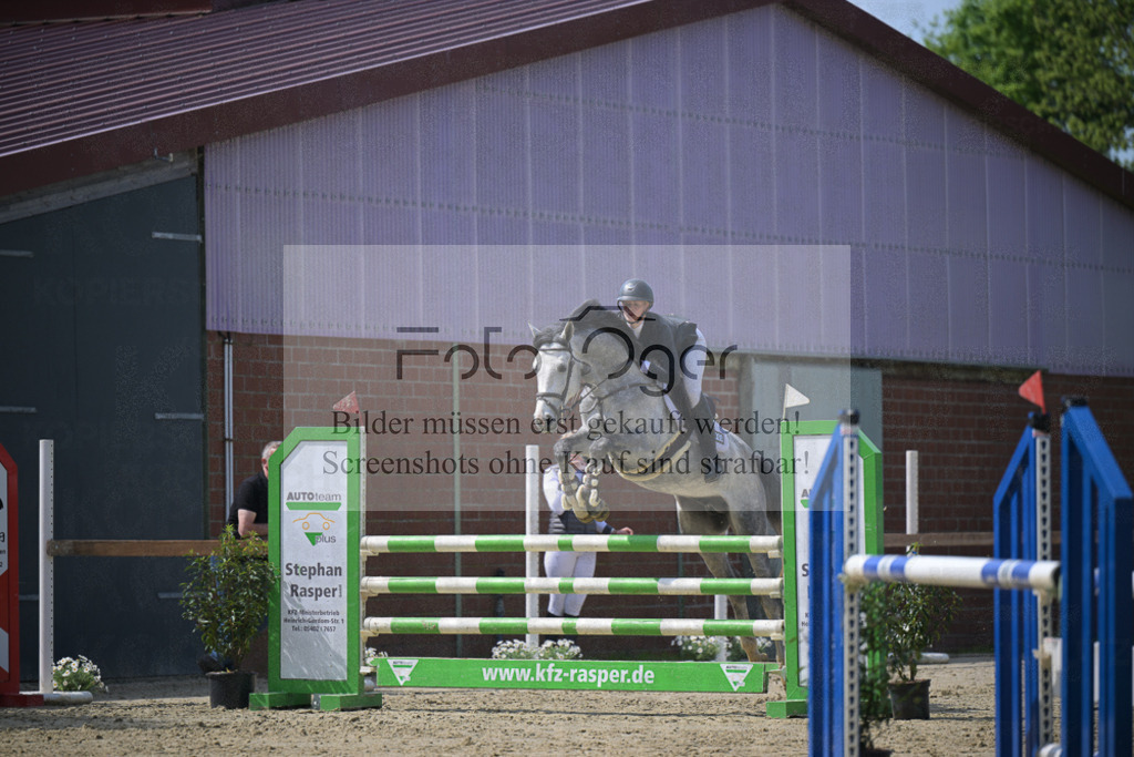 DOS_8880 | Entdecke hochwertige Reitturnierfotos von Foto Oger. Professionell, emotional und authentisch – jetzt Lieblingsmomente im Shop bestellen.Deutschlandweite Turnierfotografie. - Realisiert mit Pictrs.com