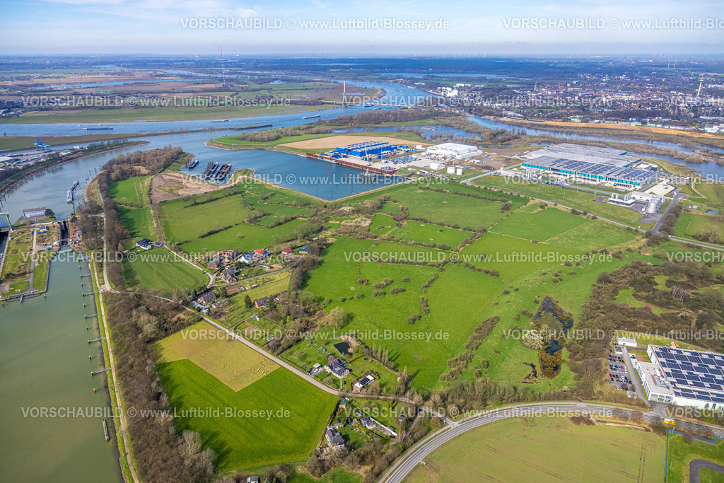 Wesel240309496 | Luftbild, Hafen Emmelsum, Gewerbegebiet mit Schwerlast Terminal Niederrhein GmbH Transportunternehmen, NORDFROST GmbH & Co. KG Logistikdienst, Rhenus Warehousing Solutions SE & Co. KG, Wesel-Datteln-Kanal und Fluss Lippe, hinten die Niederrheinbrücke Wesel, Wesel, Nordrhein-Westfalen, Deutschland