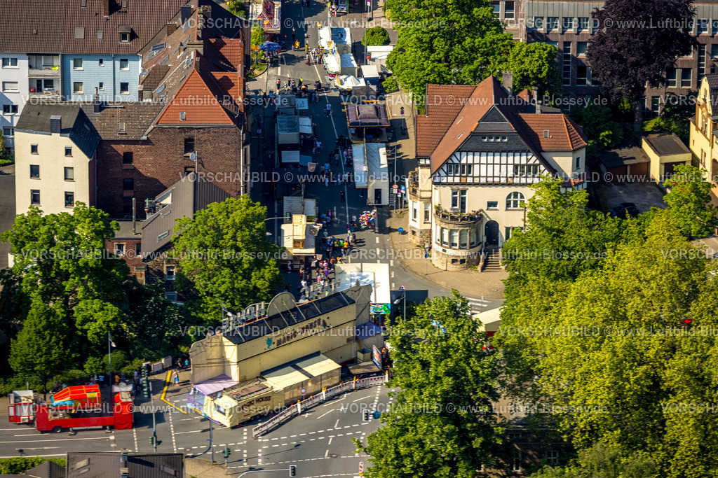 Witten240506881 | Luftbild, Himmelfahrtskirmes auf der Ruhrstraße Ecke Bergerstraße, Karussell und Verkaufsstände, Witten, Ruhrgebiet, Nordrhein-Westfalen, Deutschland