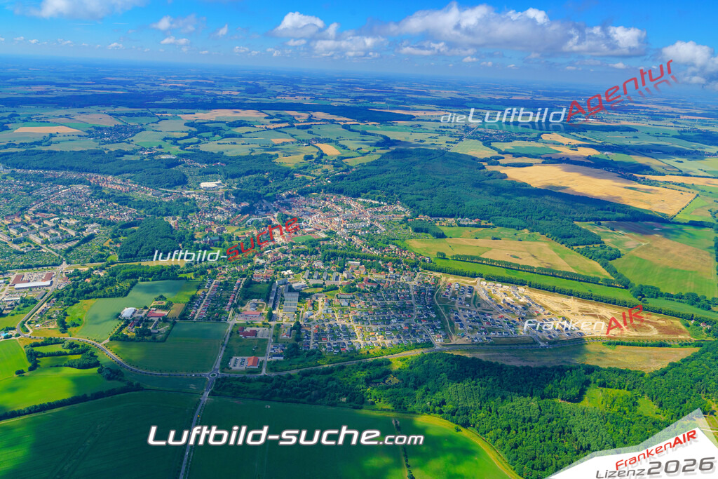 Das Luftbild der Stadt Bad Doberan wurde 2018 vom Flugzeug heraus erstellt (keine Drohne) Aufnahmehöhe ca.400 Meter- hohe Auflösung für beste Druck-Qualität