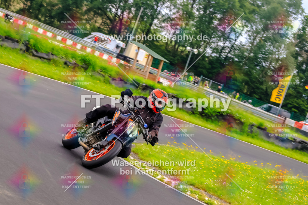 VBK-7055 | Hier findet Ihr Bilder von Touristenfahrten auf der Nürburgring Nordschleife oder von anderen Veranstaltungen die ich besucht habe. Viel Spass beim Durch Schauen 