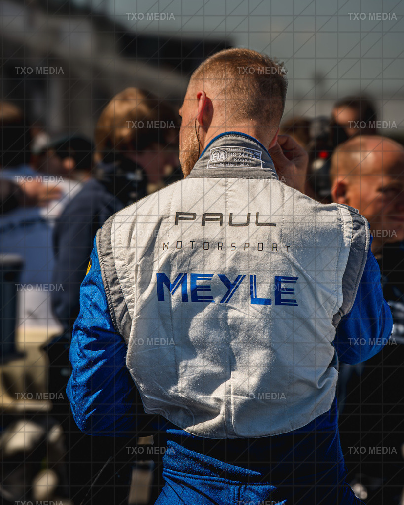 TXM06576 | Exklusive Motorsport-Fotografie aus Leipzig von TXO Media – für Rennfahrer, Teams & Sponsoren. Sausemuth liefert starke Bilder, die Emotion zeigen. Jetzt buchen & glänzen! - Realisiert mit Pictrs.com