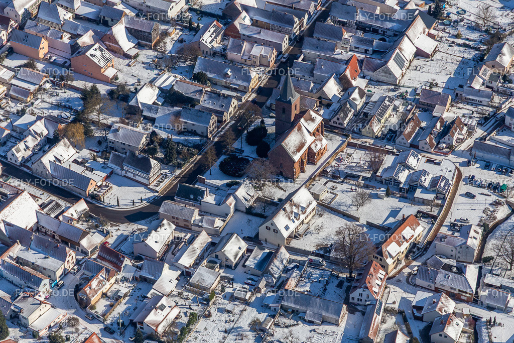 Winterluftbild im Schnee der St. Michael Simultankirche | Luftbild: Winterluftbild im Schnee der St. Michael Simultankirche in Rohrbach im Bundesland Rheinland-Pfalz in Deutschland. Foto: IMG_124731.jpg vom 11.02.2021 durch ©2025 Werner Riehm fly-foto.de/copyright - Realisiert mit Pictrs.com