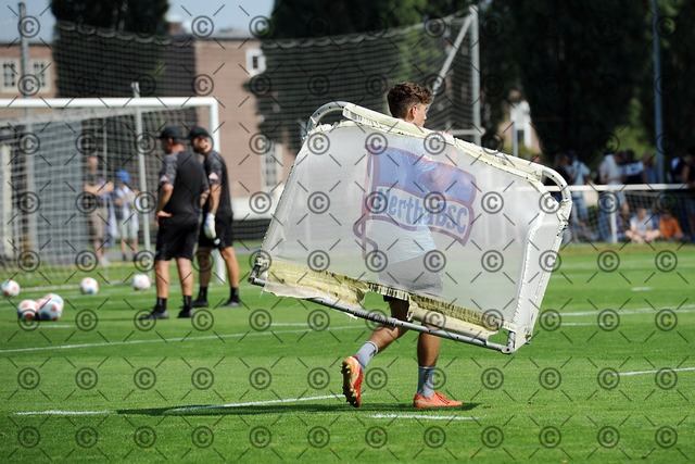 DSC_7260b | Hertha BSC, 2.Bundesliga, Herren, Saison 2025/26, Training, Dienstag 26.08. 2025,  Janne Berner ( Hertha BSC ), Dienstag 26.08.2025,   Foto:  Ralf Gebhardt - Realisiert mit Pictrs.com