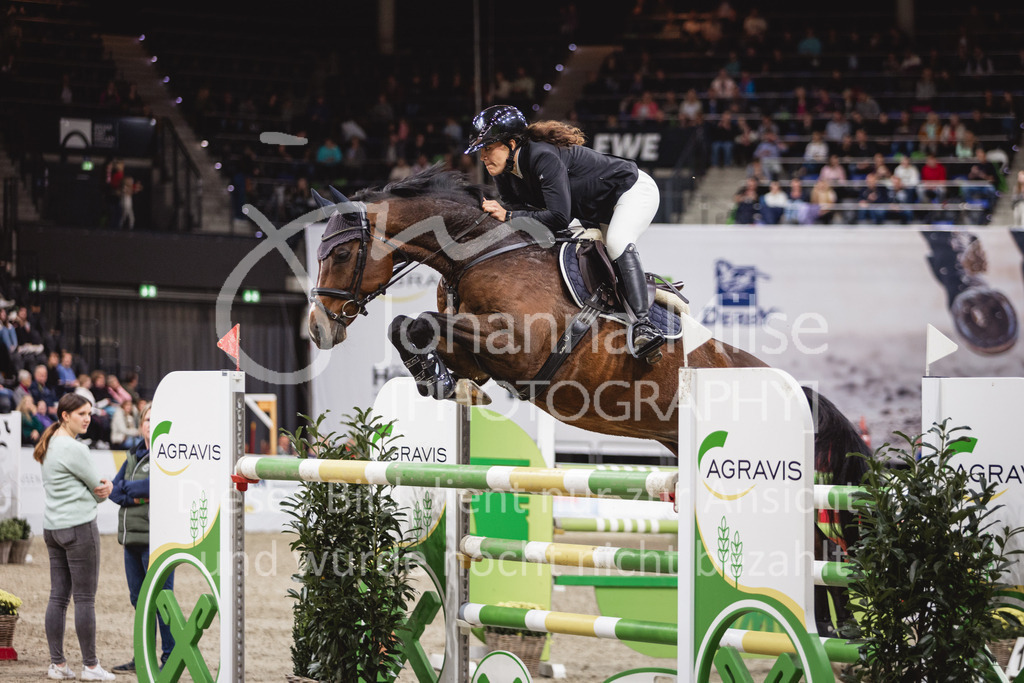 231028_Oldenburg_S1-Spr_Amateure-221 | Deine schönsten Turniermomente als professionelle Fotos! Entdecke hochwertige Pferdesport-Fotografie im Online-Shop. Jetzt Fotos finden & bestellen!