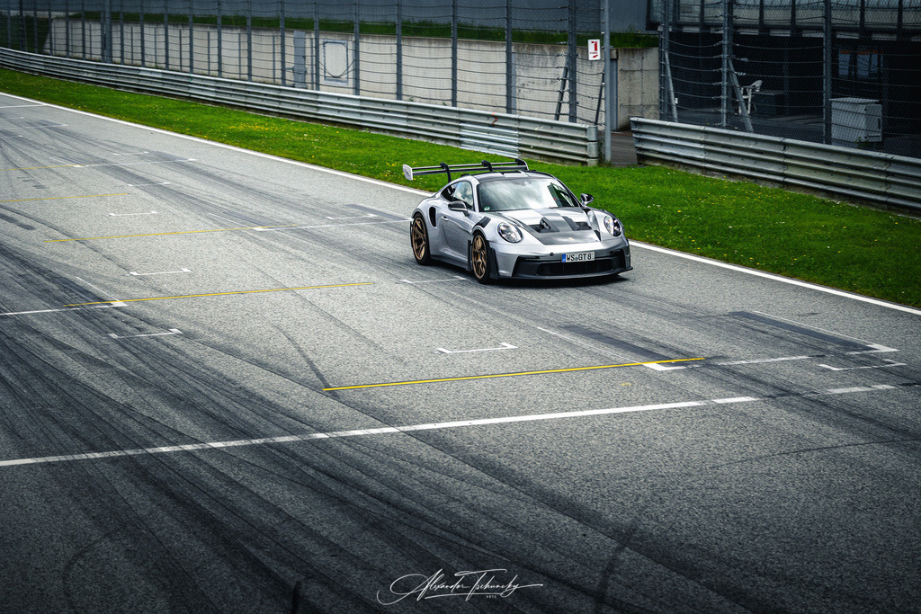 R6PZ1132 _Alexander Tschuncky | Entdecken Sie die faszinierende Welt von Alexander Tschuncky Arts: Kreative Fotografie, atemberaubende Automobilkunst und hochwertiger Bilderdruck. Lassen Sie sich inspirieren! - Realisiert mit Pictrs.com