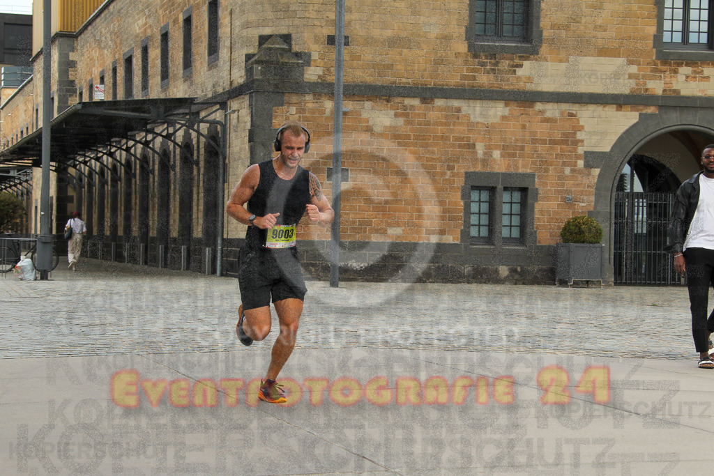 250920_1317_EV4_5189 | Sportfotografie im Rhein-Sieg Kreis, Köln, Bonn, NRW, Rheinland Pfalz, Hessen, etc. Unser Tätigkeitsfeld umfasst den Laufsport vom Volkslauf über den Marathon, Duathlon, Triathon bis zum Ultralauf wie Kölnpfad Ultra oder Schindertrail.