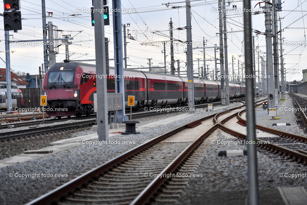 Baufortschritt Ausbau Weststrecke_ ÖBB_ 07.12.2022-25 | 07.12.2022, ÖBB Weststrecke , AUT, Besichtigung Ausbau Weststrecke 4 gleisig, im Bild OeBB Railjet, Westbahnstrecke Ausbaubereich Untergaumberg