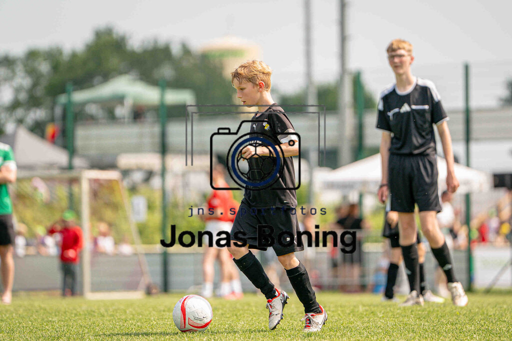Fußball I E-Junioren I Saison 2025-2026 I OM-Cup Lüsche I Samstag  I 22614 | jns.sportfotos - Realisiert mit Pictrs.com