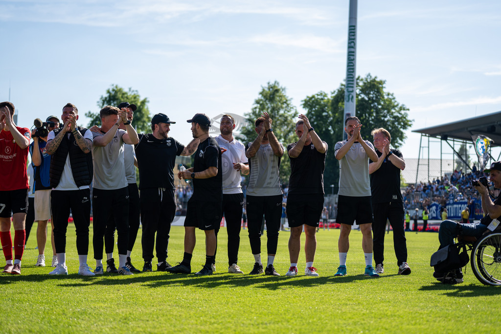 Stuttgarter Kickers vs. SG Sonnenhof Großaspach, Fussball, WFV-Pokal, Finale, 23.05.2026 | Team jubelt nach Abpfiff mit Fans, Zuschauern und Verantwortlichen,Stuttgarter Kickers vs. SG Sonnenhof Großaspach, Fussball, WFV-Pokal, Finale, 23.05.2026