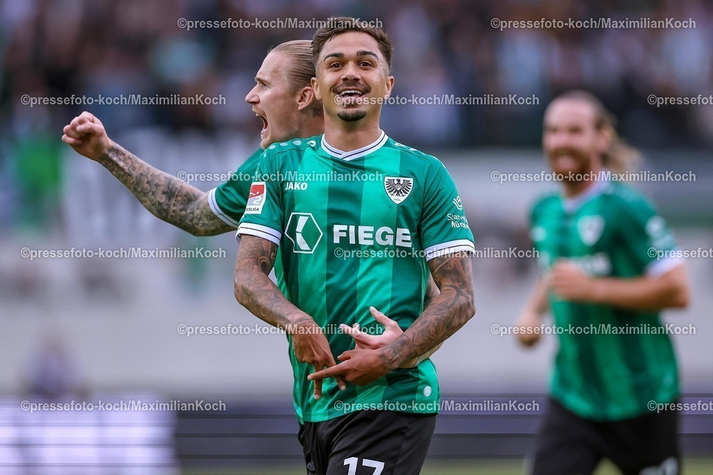 PRM22082501069 | 22.08.2025, Fußball, Preußen Münster - 1. FC Nürnberg, 2. Fußball Bundesliga,  Preußenstadion, Saison 2025 2026: Torjubel nach dem Tor zum 1:0 durch Torschütze Oliver Batista Meier (Preussen Muenster #17)  zusammen mit   Marvin Schulz (Preussen Muenster #10) DFB regulations prohibit any use of photographs as image sequences and or quasi-video.