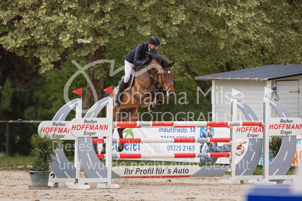 250504_SpengeW_M2-Spr-484 | Deine schönsten Turniermomente als professionelle Fotos! Entdecke hochwertige Pferdesport-Fotografie im Online-Shop. Jetzt Fotos finden & bestellen!