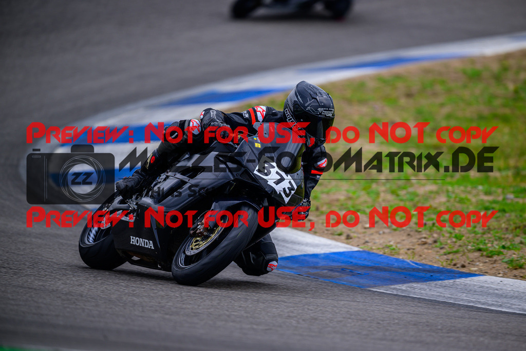 MaZZes_Fotomatrix_20250421_6007705_5907 | GELB