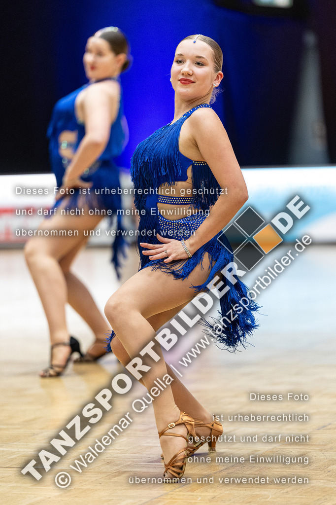 20240113-01172 | Hier finden Sie Tanz Bilder vom Latein und Standard Formationen tanzen. Sportbilder vom Tanzsport. Schöne Fotos und von Weltmeisterschaft, Europameisterschaft, Bundesliga, Regionalliga, Oberliga und Landesliga sowie von GOC Stuttgart, DanceComp, WM Bremen