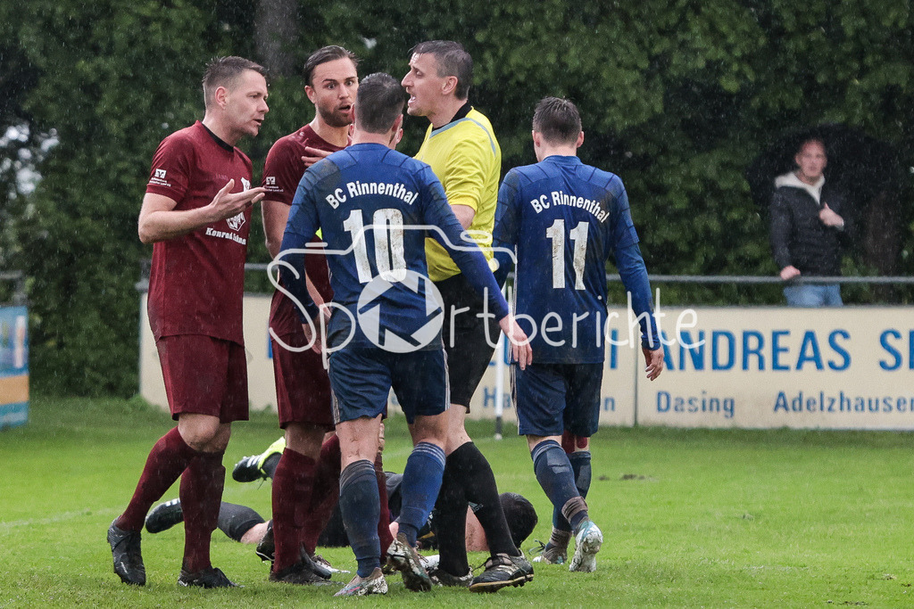 BC Aichach - FC Rennertshofen | Rudelbildung nach Foul von BCR #11 an BCA #30