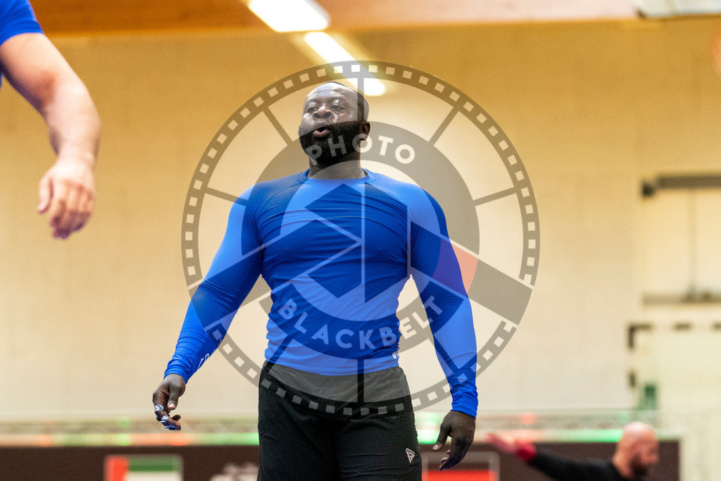 20231118PBB12949 | Fighters compete during the AJP Tour 600 Frankfurt Championship in Frankfurt/Main, Germany, on November 18, 2023.