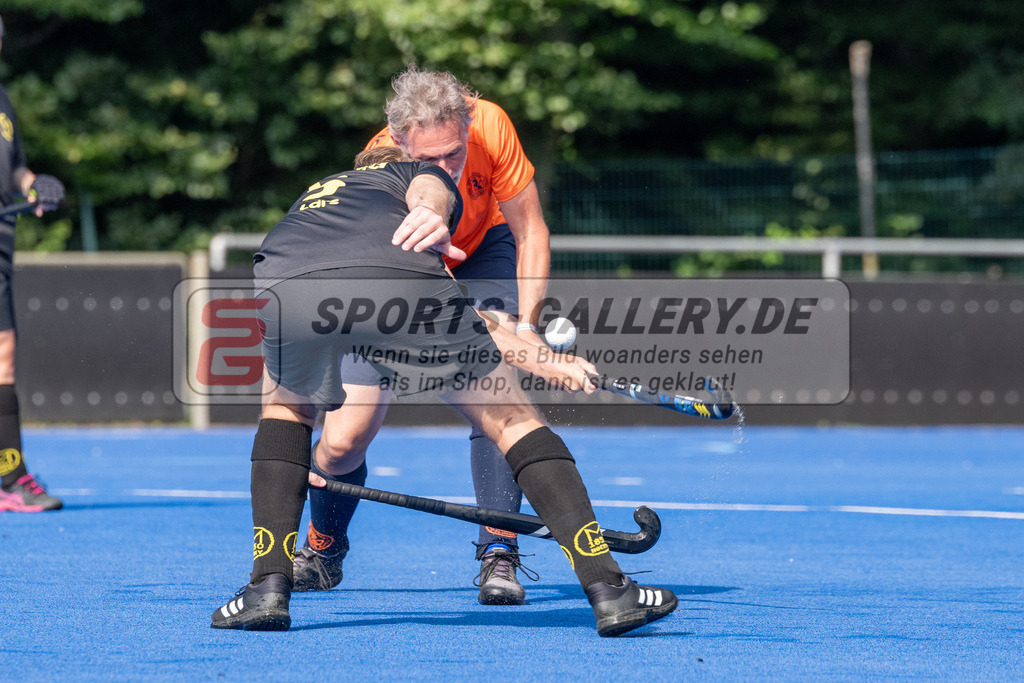 SFE_20240817_0011 | Krefeld, Deutschland, 17.08.2024:  European Cup for Recreational Hockey Players im KTHC Stadion Rot-Weiss Köln Tennis and Hockey Club am 17.08.2024 in Krefeld, Deutschland. (Foto von Stephan Fehrmann)Krefeld, Germany, 17.08.2024: European Cup for Recreational Hockey Players in KTHC Stadion Rot-Weiss Köln Tennis and Hockey Club at 17.08.2024 in Krefeld, Deutschland. (Foto from Stephan Fehrmann)