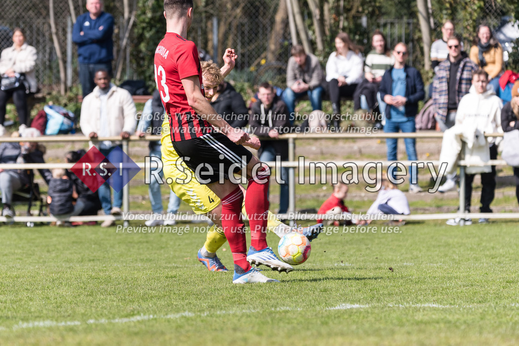 Fußball, Saison 2022/23, LOTTO-Pokal, WTSV Concordia - FC Teutonia 05, Sportpark Hinschenfelde (Hamburg), 10.04.2023, Halbfinale | Leonard August Brodersen (#4, Teutonia) schießt aufs Tor