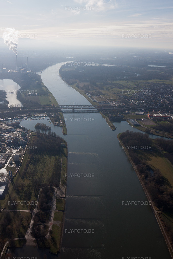 Luftbild: Fluß - Brückenbauwerke über den Rhein von Karlsruhe nach Wörth am Rhein im Ortsteil Knielingen in Karlsruhe im Bundesland Baden-Württemberg in Deutschland. Foto: IMG_23205.jpg vom 02.12.2009 durch Werner Riehm/FLY-FOTO.de