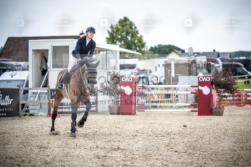 DOS_6973 | Entdecke hochwertige Reitturnierfotos von Foto Oger. Professionell, emotional und authentisch – jetzt Lieblingsmomente im Shop bestellen. - Realisiert mit Pictrs.com